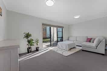 207/172 McLeod Road, Te Atatu South