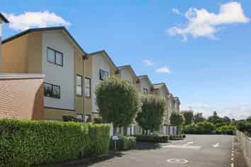 207/172 McLeod Road, Te Atatu South