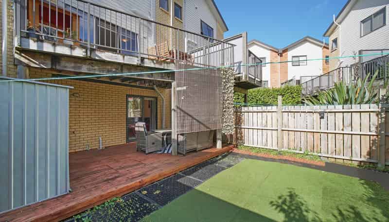 207/172 McLeod Road, Te Atatu South