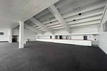 Expansive and Flexible Workspace