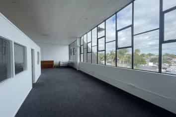 Expansive and Flexible Workspace