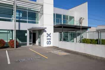 Versatile Showroom/Office & Warehouse