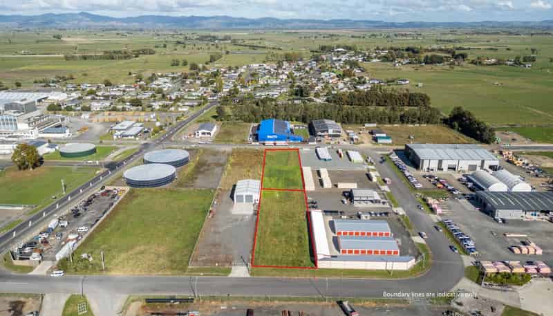 14 and 42 Reta Crescent, Kerepehi