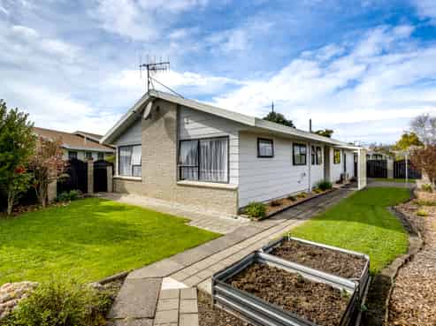 29 Usherwood Crescent, Akina