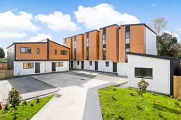 4/10 Orchid Place, Te Atatu South