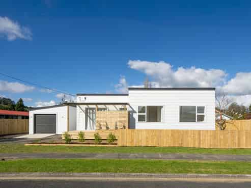32 Valley Road, Hikurangi