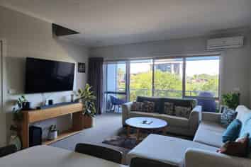 6/16 Ronald Street, Strandon