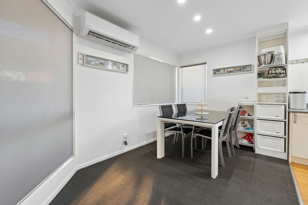 Comfort, Convenience & Value - Freehold 400 m² - Fler