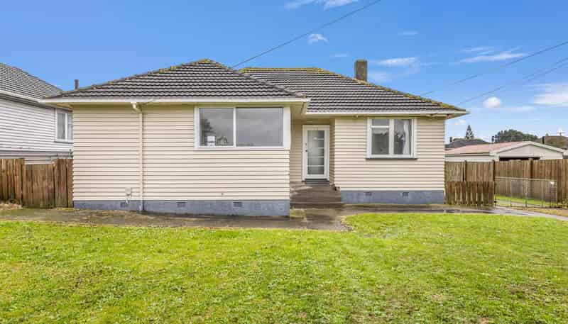12 McGuire Street, Hawera