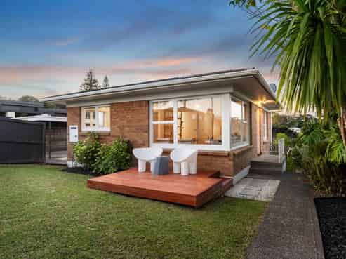 1/42 Girrahween Drive, Totara Vale