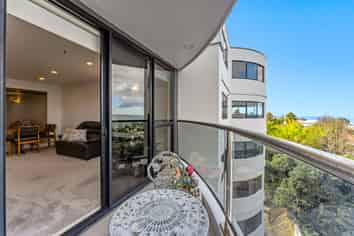 4E/175 Hurstmere Road, Takapuna