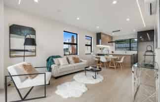 8/16 Binsted Road, New Lynn
