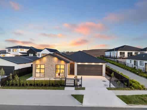 52 Tipu Crescent, Milldale