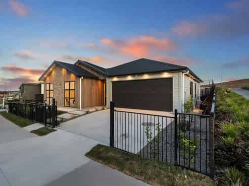 52 Tipu Crescent, Milldale