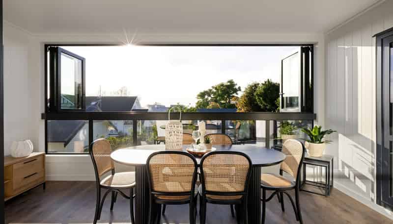 2, 3, 4/29 Palmerston Street, Hamilton Central