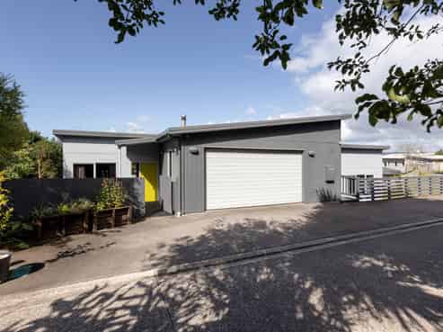 56 Bell Street, Judea