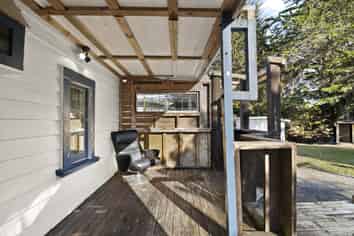 3 Peace Street, Taieri Mouth