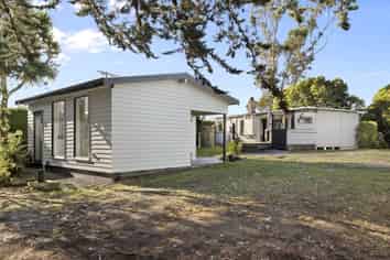 3 Peace Street, Taieri Mouth