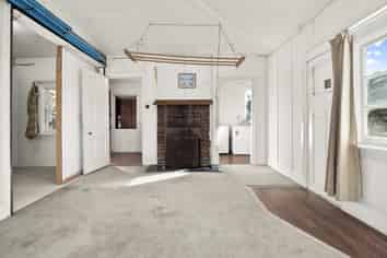 3 Peace Street, Taieri Mouth