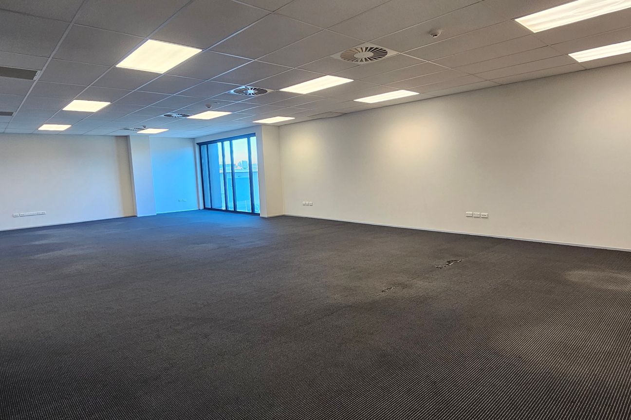 268 sqm of Modern office space in Sydenham - Vista 5