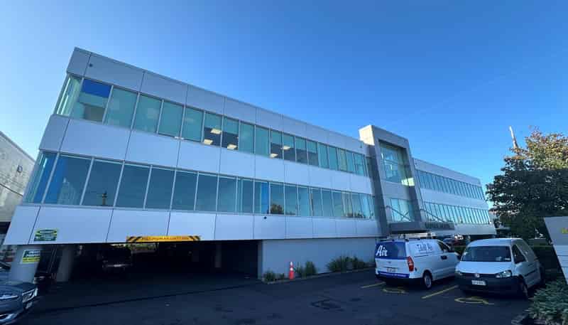 8 Gloucester Park Road , Onehunga