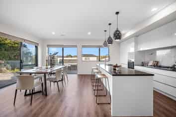 14 Rathmullen Place, Pinehill