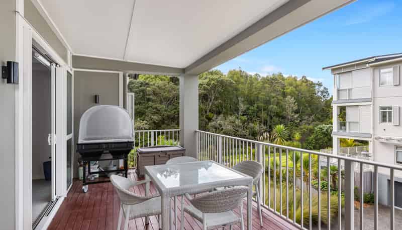 30 Eaves Bush Parade, Orewa