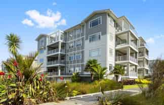 30 Eaves Bush Parade, Orewa