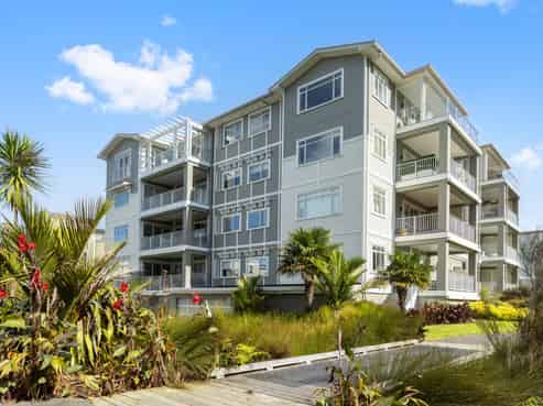 30 Eaves Bush Parade, Orewa