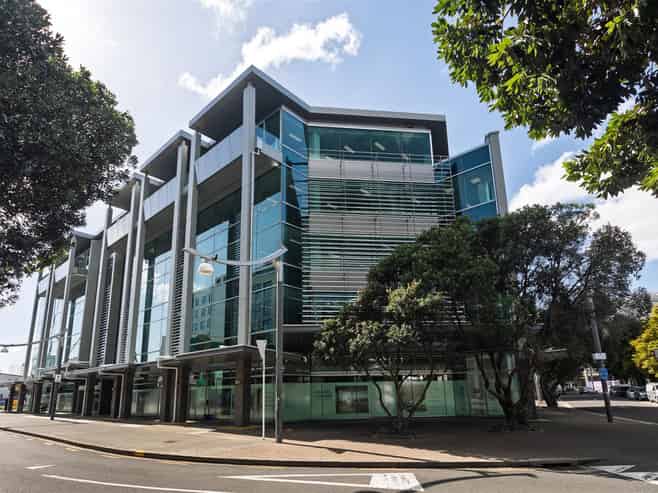 CBRE - LARGE OFFERING MAHUHU CRESCENT