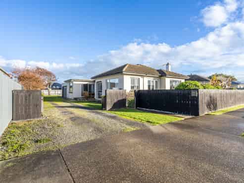 13 Fulton Street, Gladstone