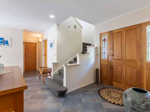 60 Veale Road, Ridgewood
