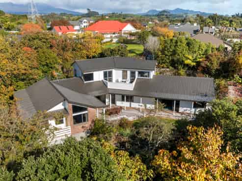 60 Veale Road, Ridgewood