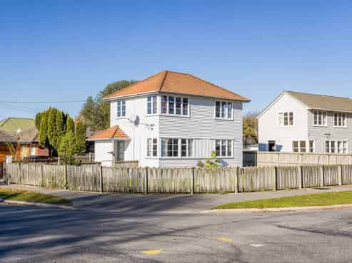 136 Emmett Street, Shirley