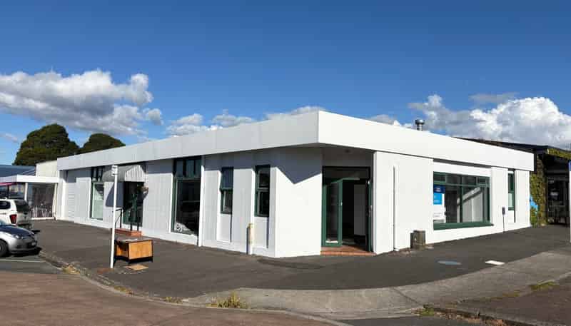 64 Ninth Avenue, Avenues