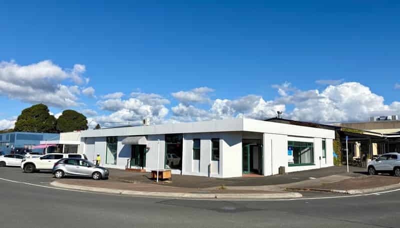 64 Ninth Avenue, Avenues