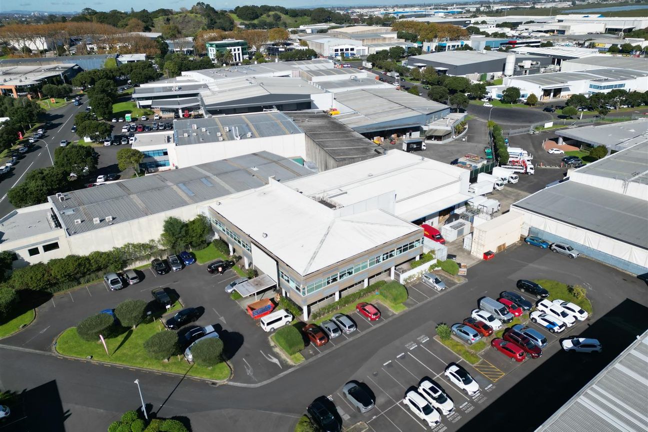 CBRE | Corporate HQ on Vestey Drive – pohled 4