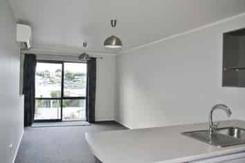 1/16A Woodall Place, Totara Vale