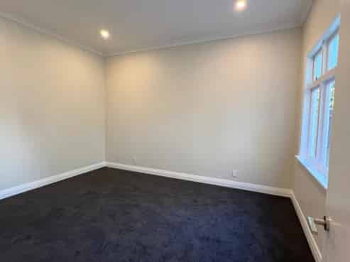 42 Te Wharepouri Street, Berhampore