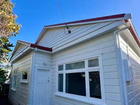 42 Te Wharepouri Street, Berhampore