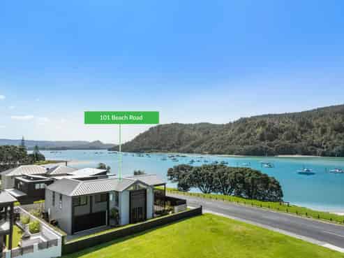 101 Beach Road, Whangamata
