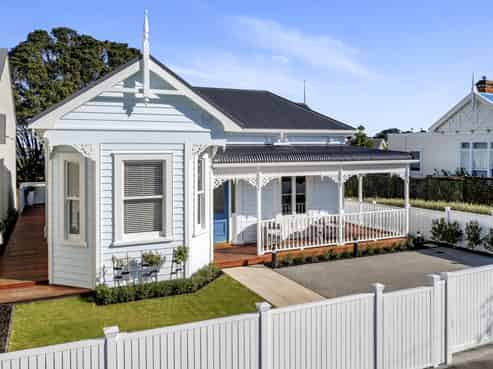 4 Clarence Road, Northcote Point