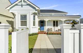 4 Clarence Road, Northcote Point