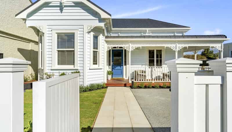 4 Clarence Road, Northcote Point