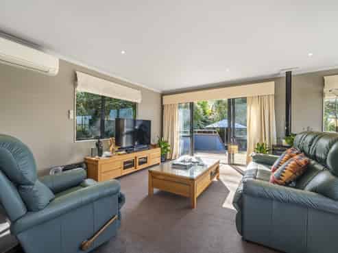 8 Brunette Drive, Acacia Bay