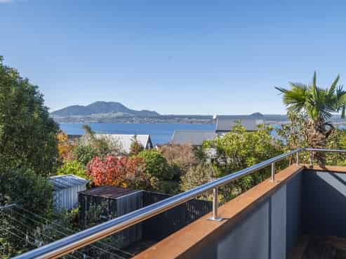 8 Brunette Drive, Acacia Bay