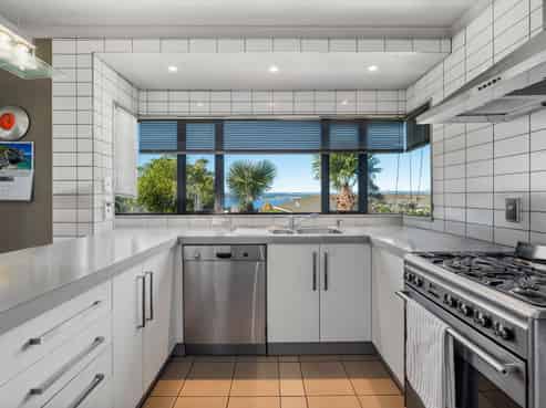 8 Brunette Drive, Acacia Bay