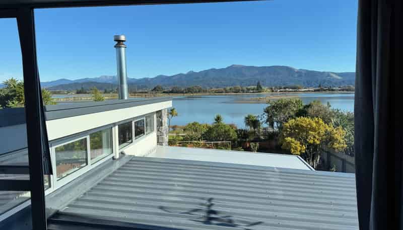 2/118 Trewavas Street, Motueka