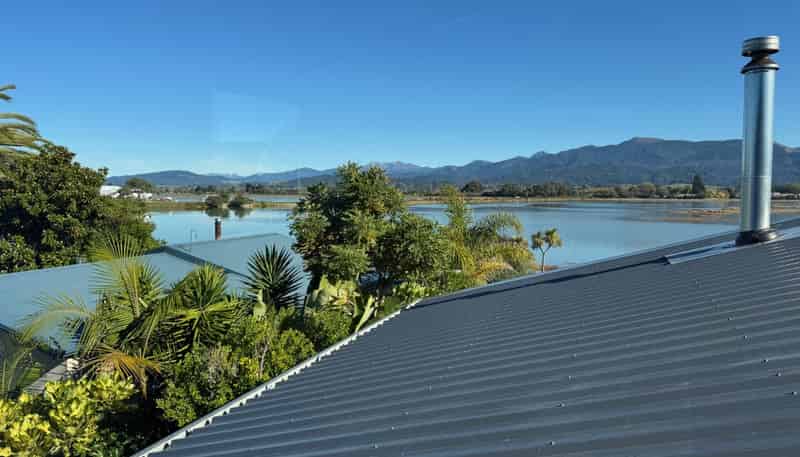 2/118 Trewavas Street, Motueka