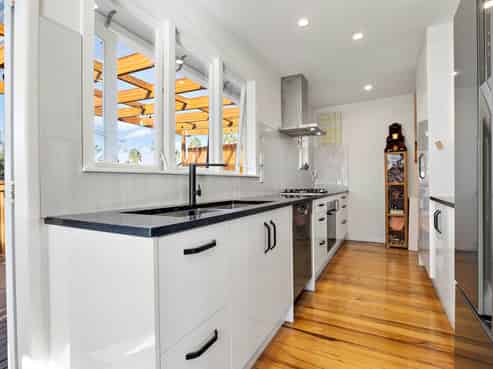 14 Simkin Avenue, Saint Johns
